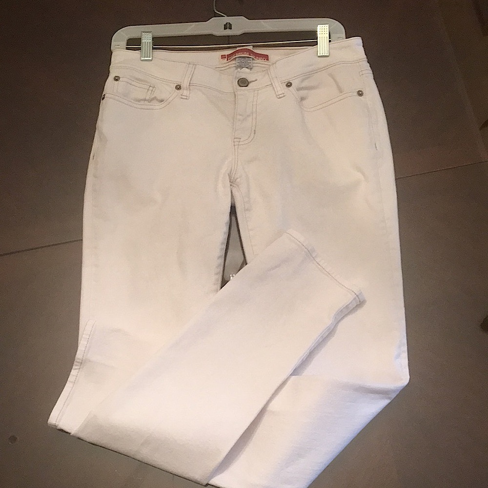 Gap women’s white denim jeans